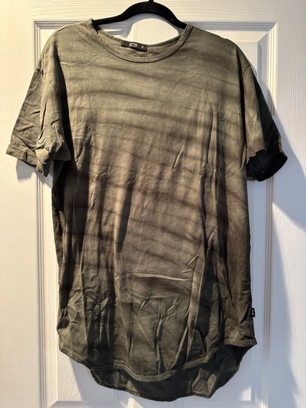 EPTM Men's Olive Green Sleeve Crew T-Shirt-worn once smoke & pet free home